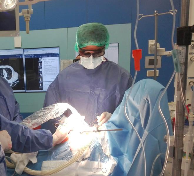 Primera cirugía de metástasis pulmonar con el Láser Limax® 120 en el CHGUV